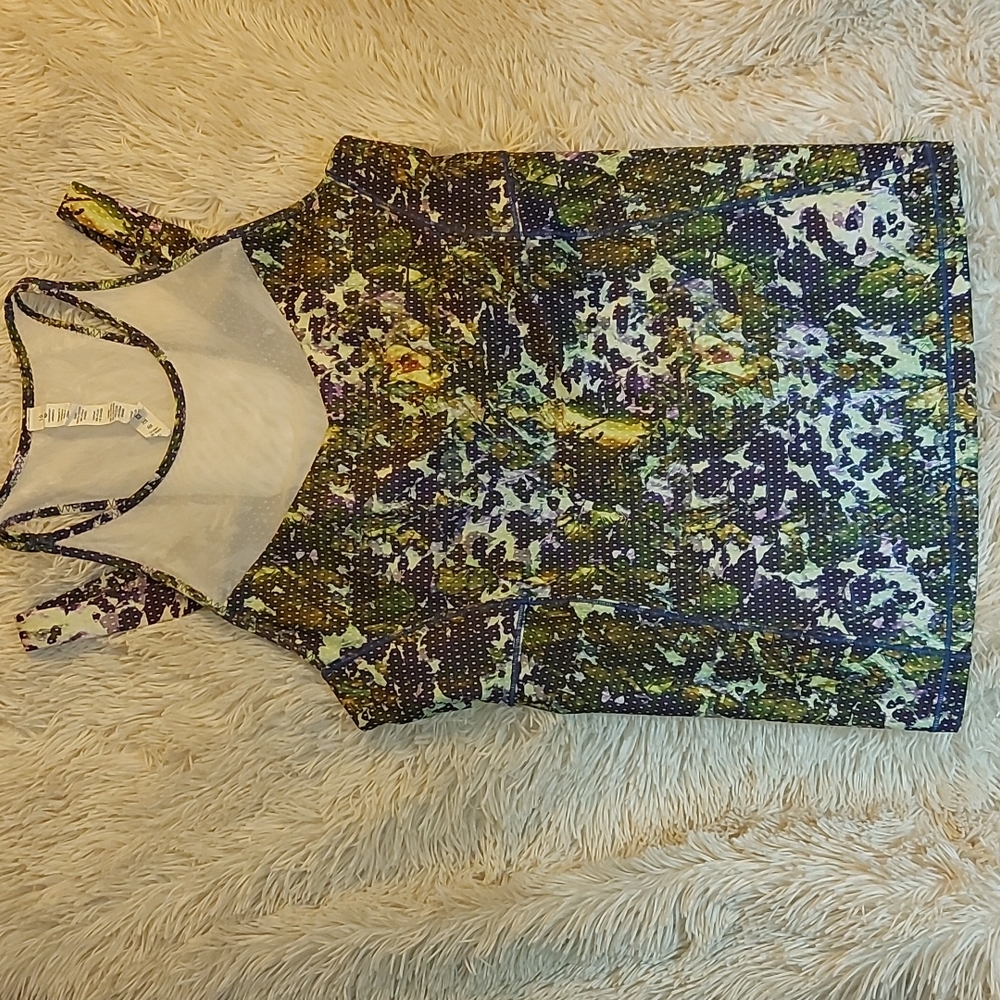 Size 10 Lululemon Running in the City tank, EUC